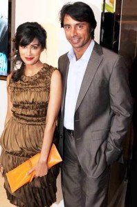 Jyoti-Randhawa-Chitrangada-Singh-at-the-launch-party-of-luxury-brand-Burberrys-new-store-in-New-Delhi