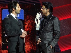 Shahid Kapoor_Shahrukh Khan_IIFA 2013