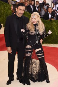 Tisci_Madonna_MetGala2016